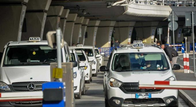 Rome to tackle airport taxis ripping off tourists