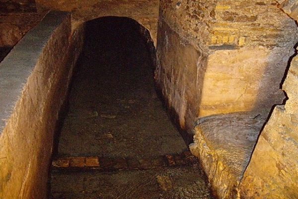 Roman aqueduct found under Zara store in Rome - image 2