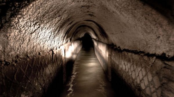 Roman aqueduct found under Zara store in Rome - image 3