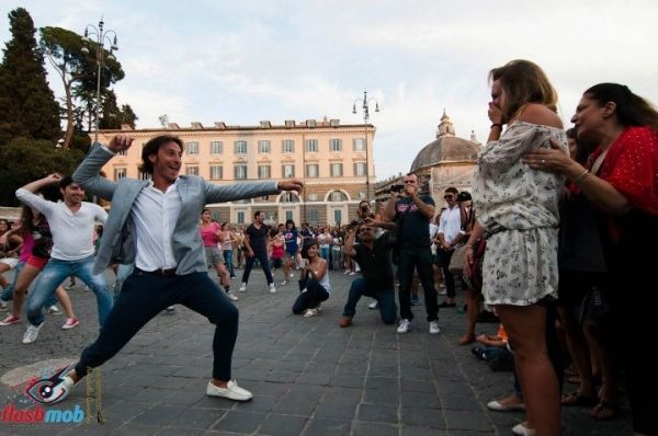 Rome's first flash mob proposal - image 2