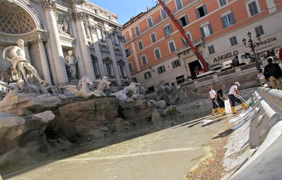 Restoring Rome’s Trevi Fountain - image 1