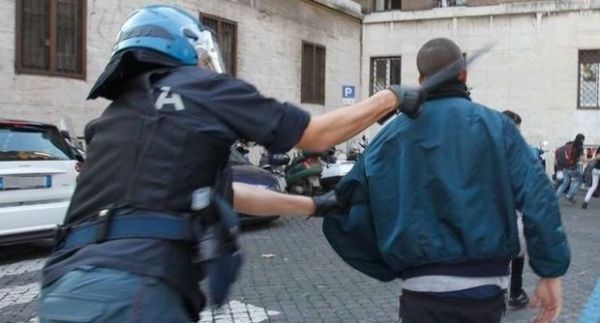 Clashes in Rome during anti-austerity protests - image 4