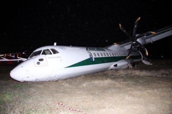 Plane veers off runway at Rome airport - image 1