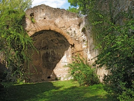 Ninfa Gardens - image 3