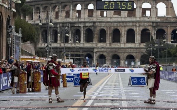 Busy Sunday in Rome - image 1