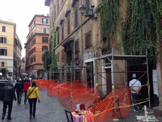 Bar della Pace cordoned off for safety - image 2