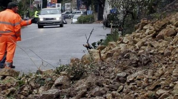 Landslides cause road closures in Rome - image 1