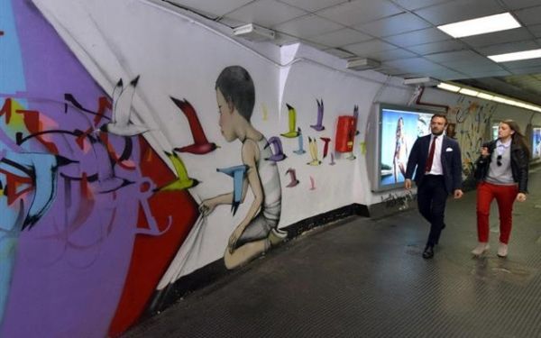 Street art in Spagna metro station - image 3