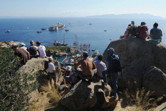 Concordia continues on its final voyage - image 3