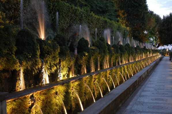 Villa d'Este by night - image 3