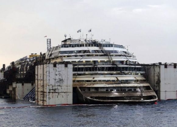 Concordia reaches Genoa - image 2