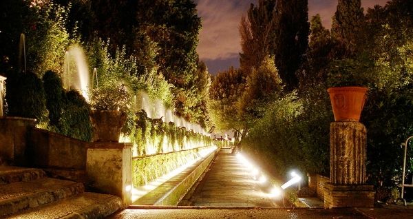 Villa d'Este by night - image 4