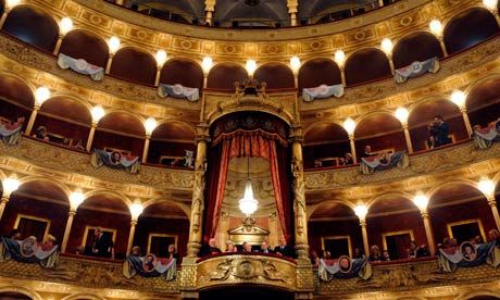 Rome's opera house signs deal to save jobs - image 2