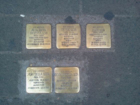 The stumbling stones of Jewish memorials - image 4