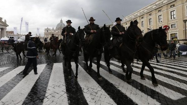 Blessing of the animals in St Peter's Square - image 4