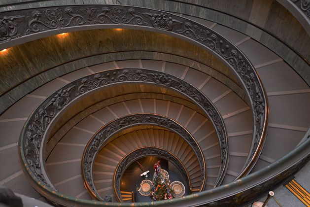 Vatican Museums at night tour - image 4