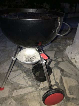 WEBER ORIGINAL KETTLE PLUS CHARCOAL BARBECUE - image 6
