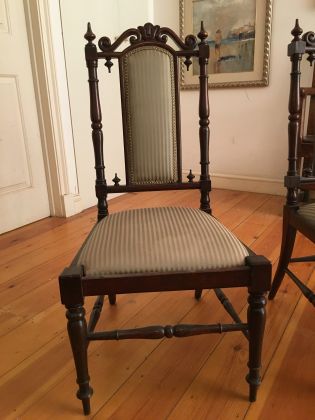 Pair of English antique bedroom chairs - image 3