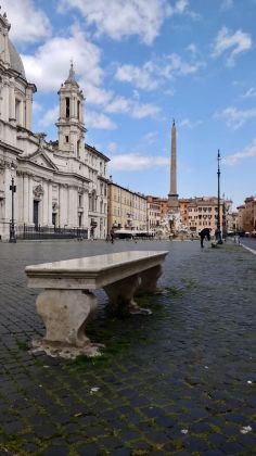 Rome: Grass grows in deserted Piazza Navona - image 7