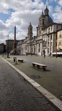 Rome: Grass grows in deserted Piazza Navona - image 2