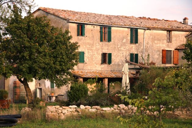 Only for lovers of highest quality uncontaminated countryside living in Sarteano (Siena)  170 km North of Rome. - image 1