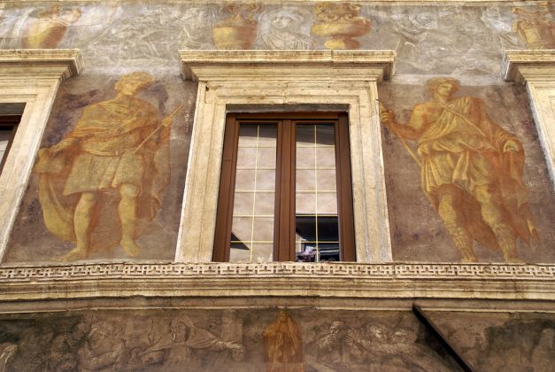 Rome’s decorated houses - image 1