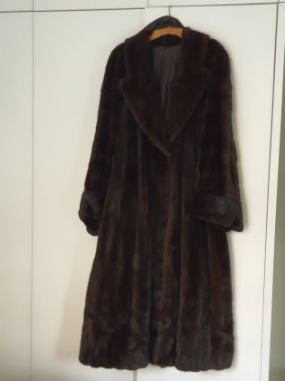 Selling pre-owned Liska Mink Fur - image 1