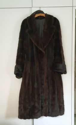 Selling pre-owned Liska Mink Fur - image 4