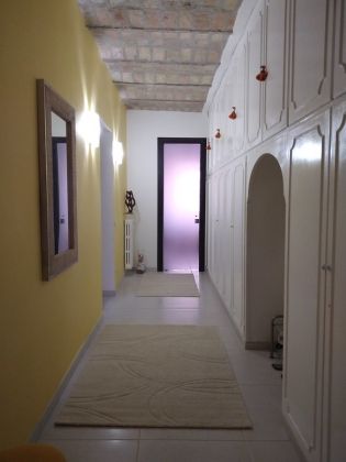 Furnished 2-bedroom Trastevere via Mameli - image 7