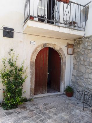 Charming mountain home in anversa degli abruzzi 1 1/2 hrs from rome... centro WWF - image 1