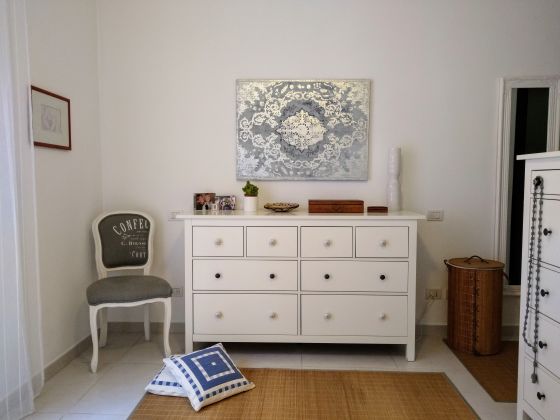 Trastevere Luxury 2-Bedroom Apartment - image 6