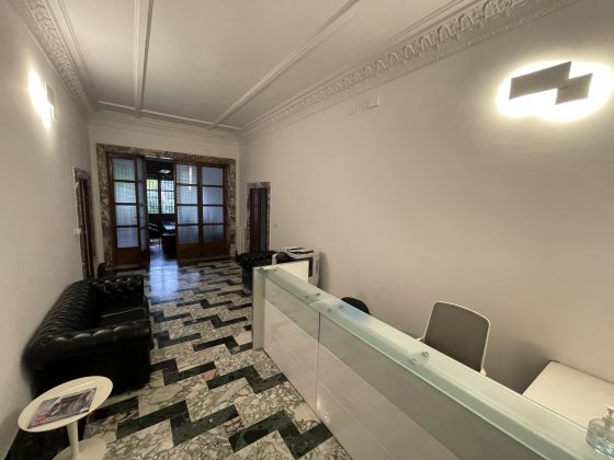 Elegant 4-bedroom apartment near Villa Torlonia - image 3