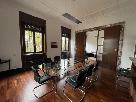 Elegant 4-bedroom apartment near Villa Torlonia - image 5