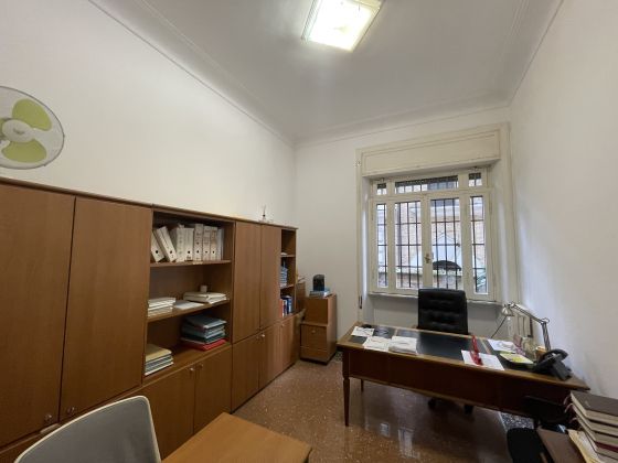 Elegant 4-bedroom apartment near Villa Torlonia - image 13