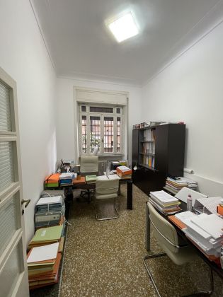 Elegant 4-bedroom apartment near Villa Torlonia - image 14