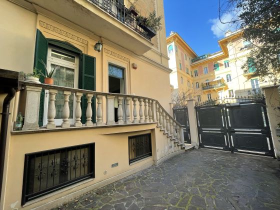 Pinciano - Spectacular, elegant 4-bedroom flat with parking - image 2