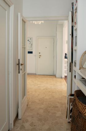 Rome: Charming furnished apartment in a quiet and exclusive street in the elegant Parioli area - image 4