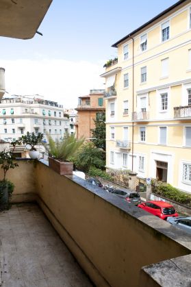 Rome: Charming furnished apartment in a quiet and exclusive street in the elegant Parioli area - image 6