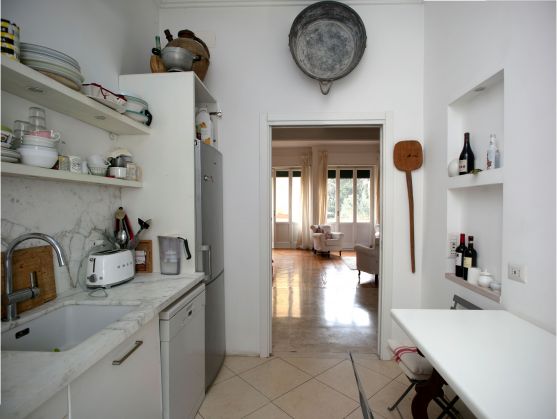 Rome: Charming furnished apartment in a quiet and exclusive street in the elegant Parioli area - image 15