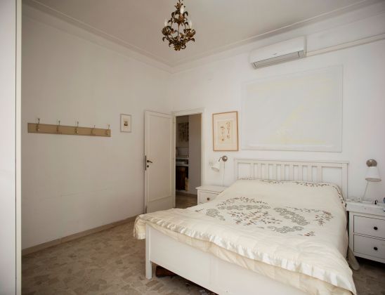 Rome: Charming furnished apartment in a quiet and exclusive street in the elegant Parioli area - image 17