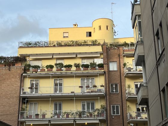 Rome, Italy: Sunny furnished apartment for rent in elegant Parioli area - image 16