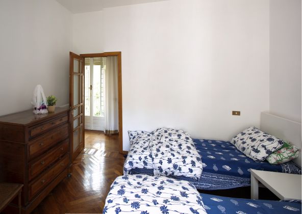 Rome, Italy: Sunny furnished apartment for rent in elegant Parioli area - image 8