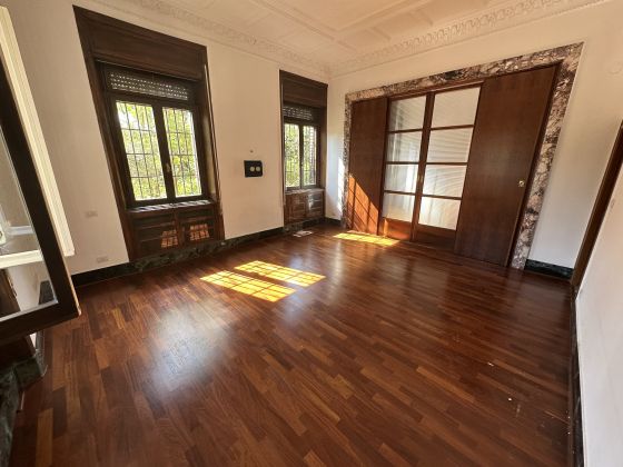 Elegant 4-bedroom apartment near Villa Torlonia - image 1