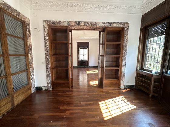 Elegant 4-bedroom apartment near Villa Torlonia - image 4