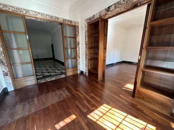 Elegant 4-bedroom apartment near Villa Torlonia - image 5