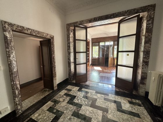 Elegant 4-bedroom apartment near Villa Torlonia - image 6