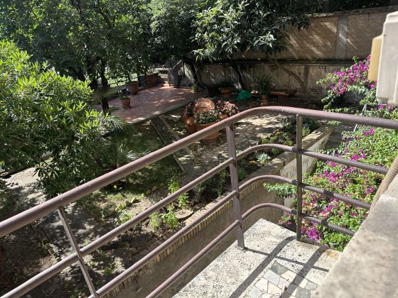 Elegant 4-bedroom apartment near Villa Torlonia - image 17
