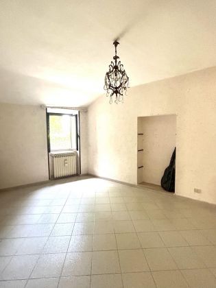 PRIVATE SALE: Stone house with brick fireplace in historical centre of Veroli (FR). Great holiday home! - image 9