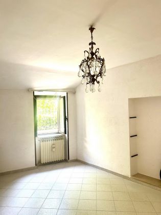 PRIVATE SALE: Stone house with brick fireplace in historical centre of Veroli (FR). Great holiday home! - image 6