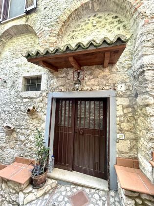 PRIVATE SALE: Stone house with brick fireplace in historical centre of Veroli (FR). Great holiday home! - image 15
